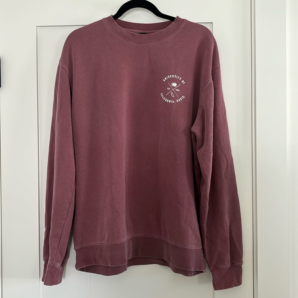 UC Davis creek sweatshirt size large, super comfy
